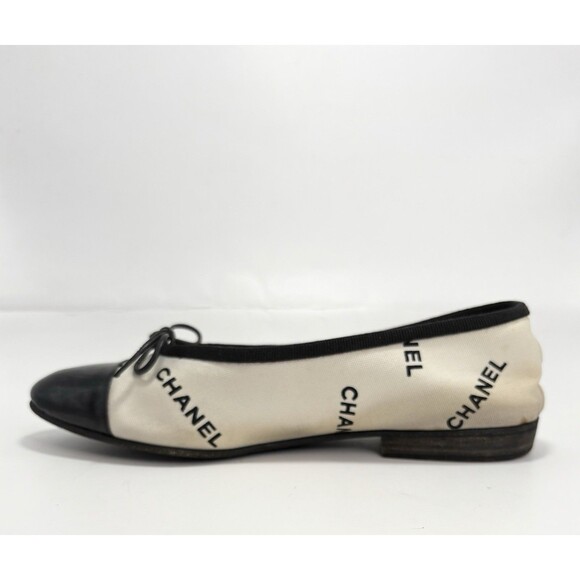 Chanel Ballet Flats White & Black Leather & Canvas Monogram Logo Y2K Sz 35 - Picture 10 of 15